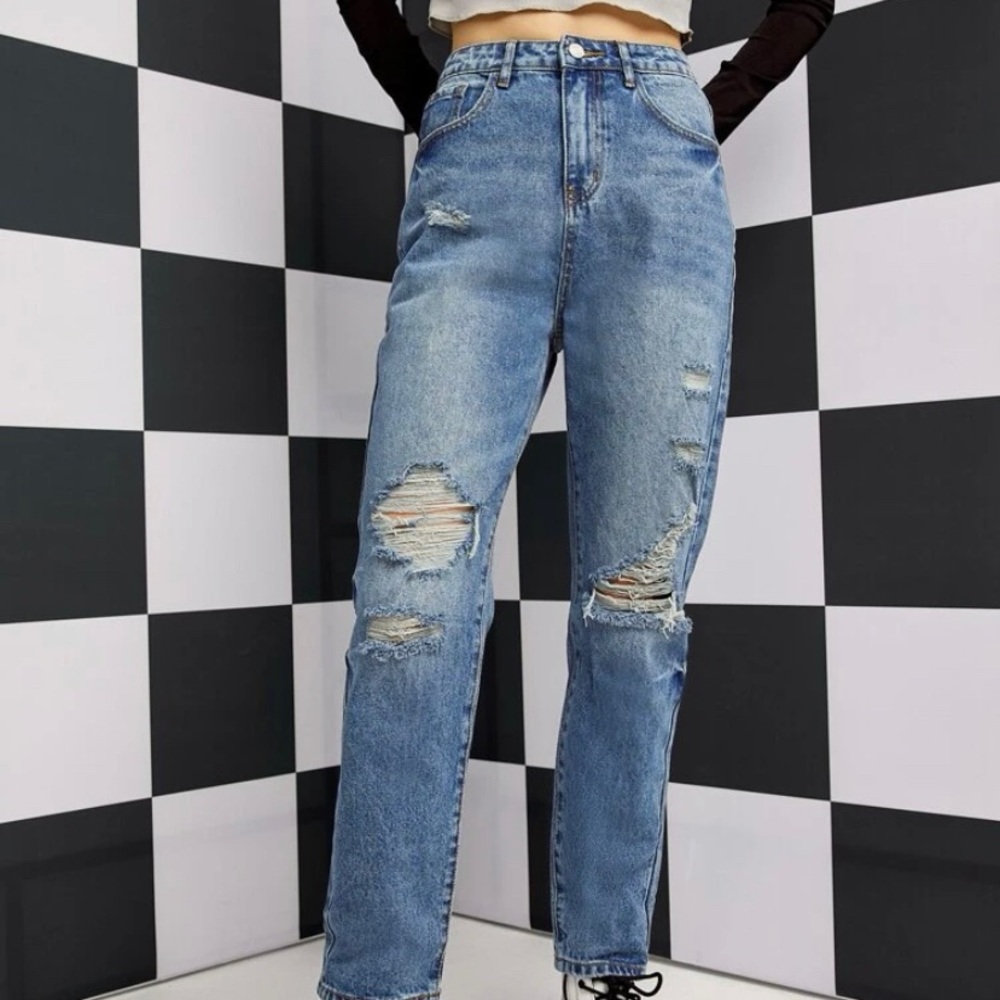 💙 high rise ripped mom jean 💙